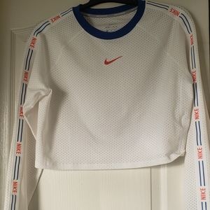 Nike long sleeve cropped top